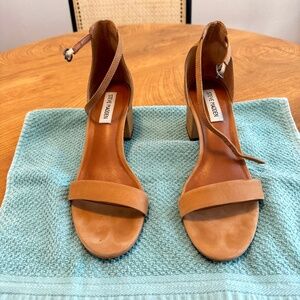 Steve Madden Nubuck Tan Heels
